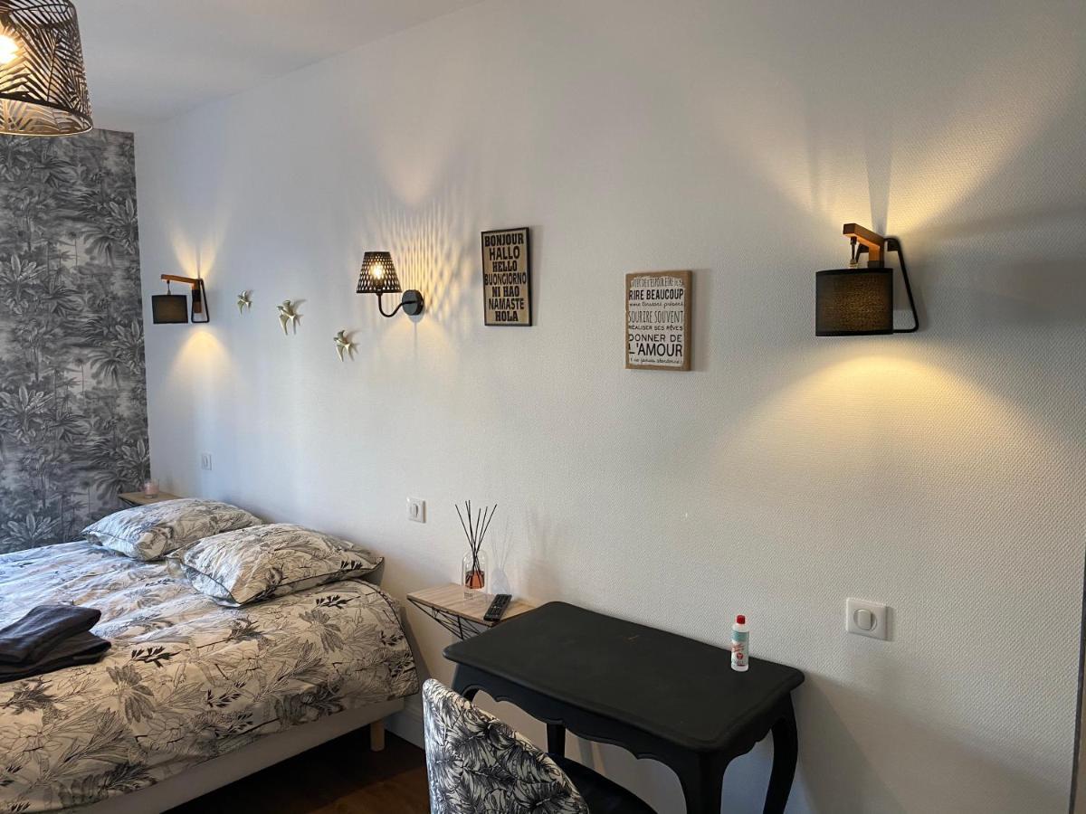 Logis Paul Massy Bed & Breakfast เมสเชียร์-ซัวร์-จิรองด์ ภายนอก รูปภาพ