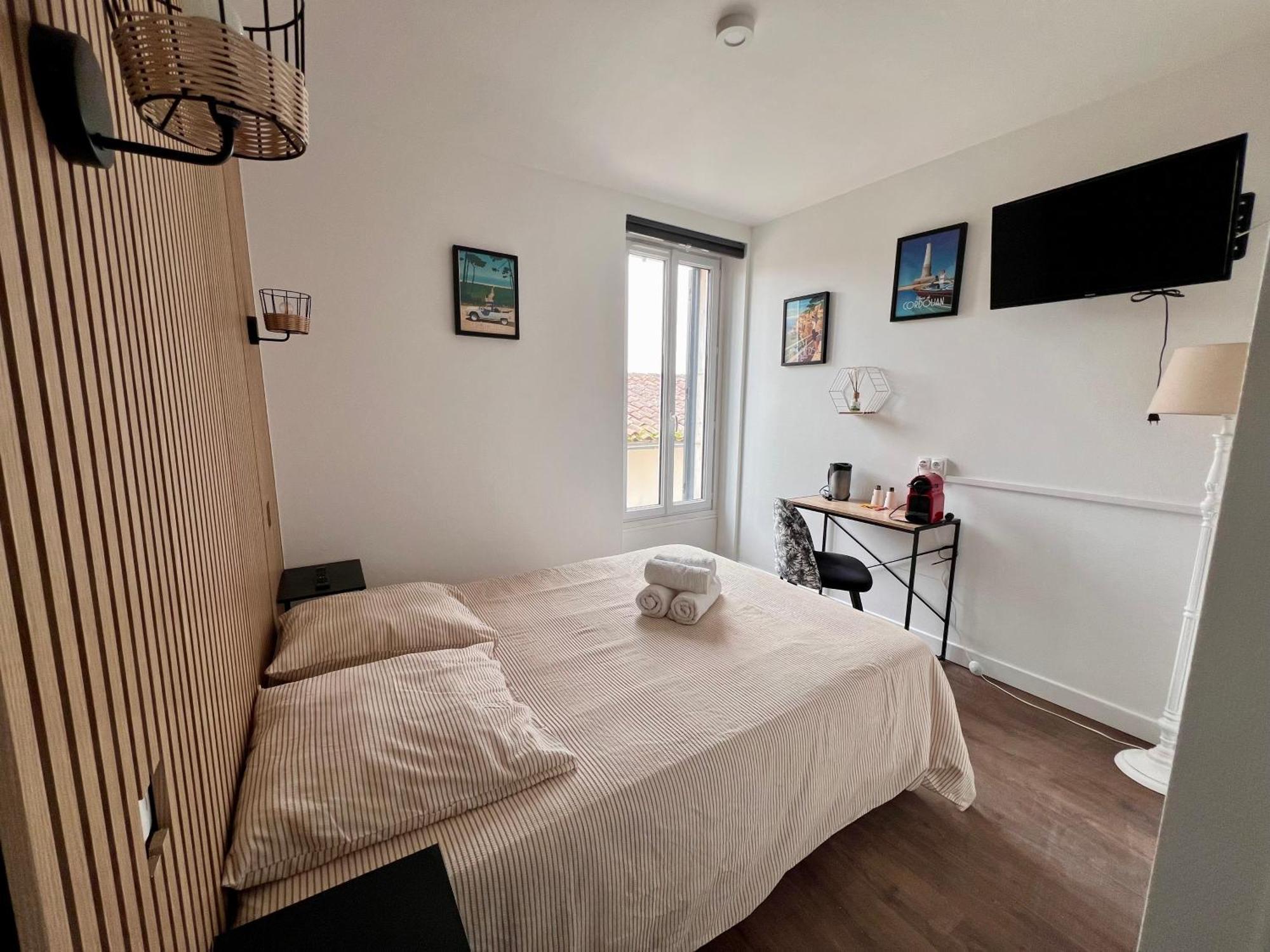 Logis Paul Massy Bed & Breakfast เมสเชียร์-ซัวร์-จิรองด์ ภายนอก รูปภาพ